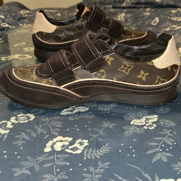 Men’s Louis Vuitton Sneakers size 8 - Picture 6 of 16